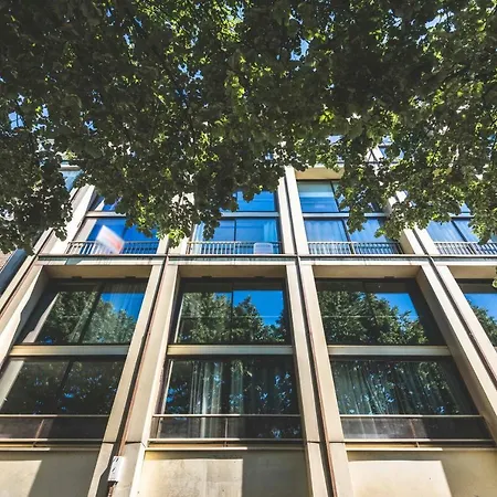 Hypercentre 200m Cathedrale/train Station + Private Parking* * Reims