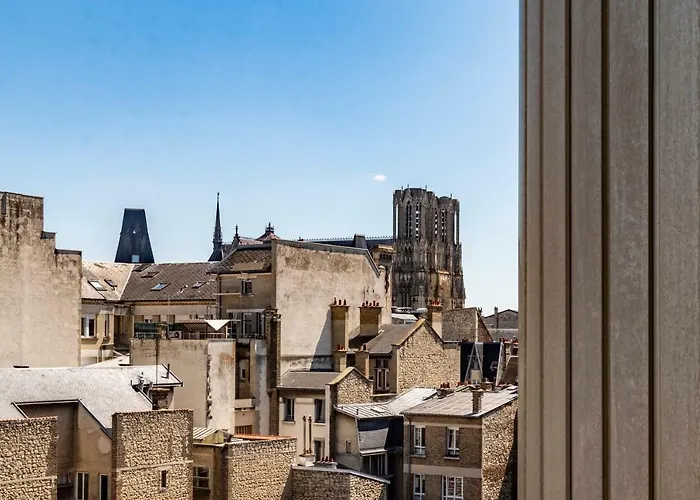 Hypercentre 200m Cathedrale/train Station + Private Parking* Lejlighed *